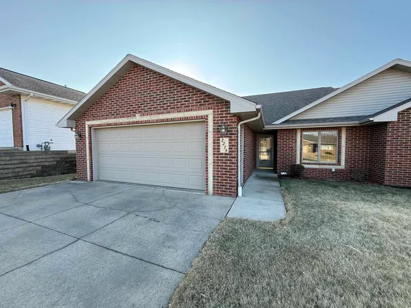 2319 Harvest View Dr, Dubuque, IA 52002
