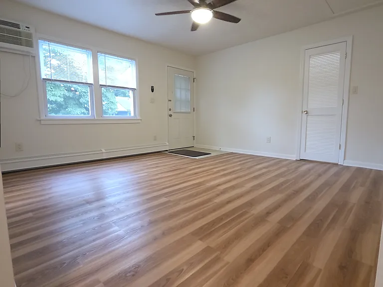 139 2nd St #137 — Photo 3