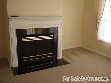 Notice area to the right of FP
						:
						Ideal place for TV