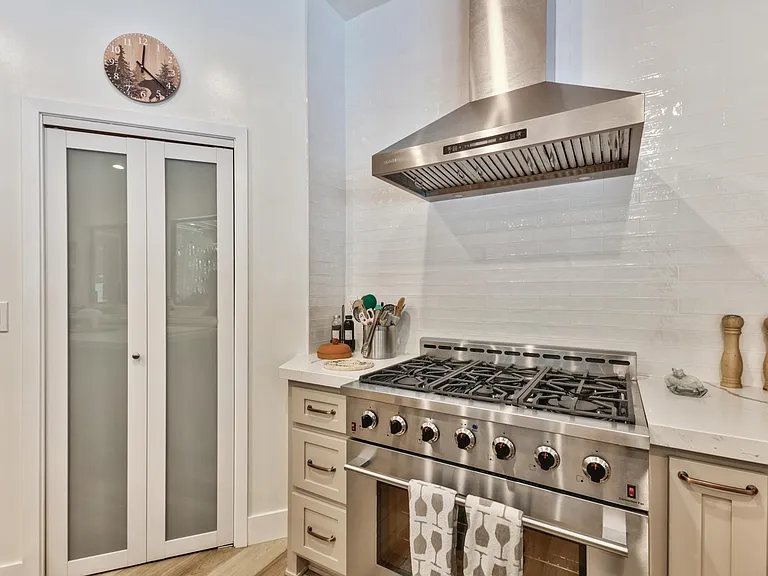 2434 Cold Creek Trl — Photo 11