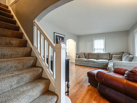 2nd image of 7471 Som Center Rd