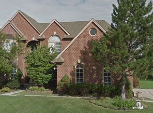 2525 Oak Trail Dr, Sterling Heights, MI 48314