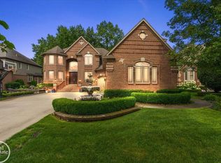 57177 Covington Dr, Washington, MI 48094