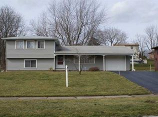 75 Summit Hill Dr, Rochester, NY 14612