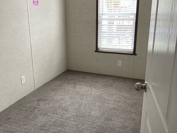 4th image of 378 Woodland Dr