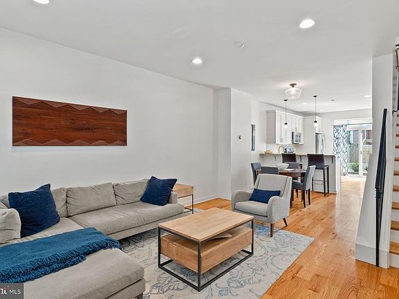 4th image of 1836 Manton St