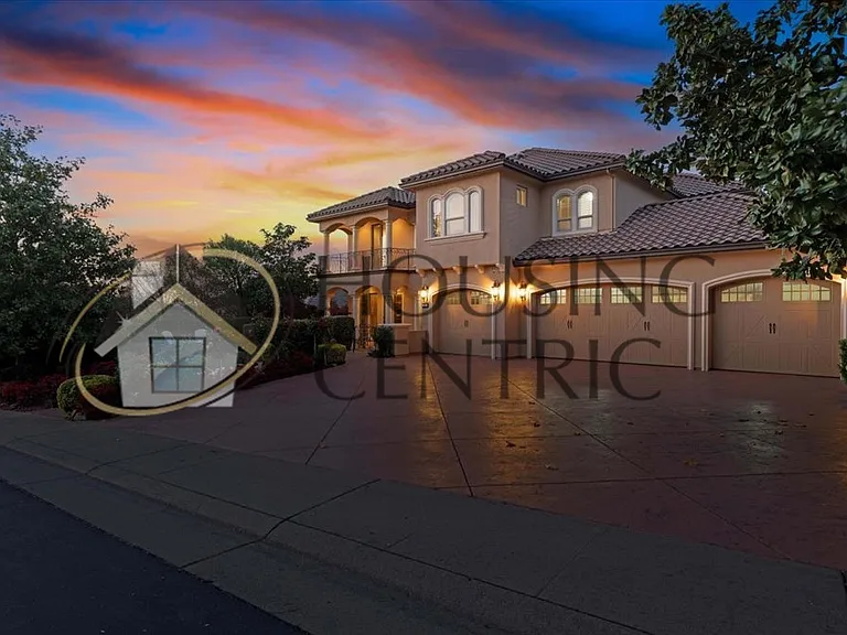 676 Glen Mady Way — Photo 2