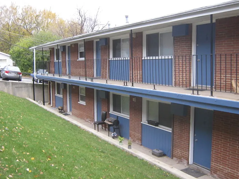 2242 Burr Oak Ave — Photo 13