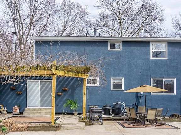 5th image of 1205 Crestview St