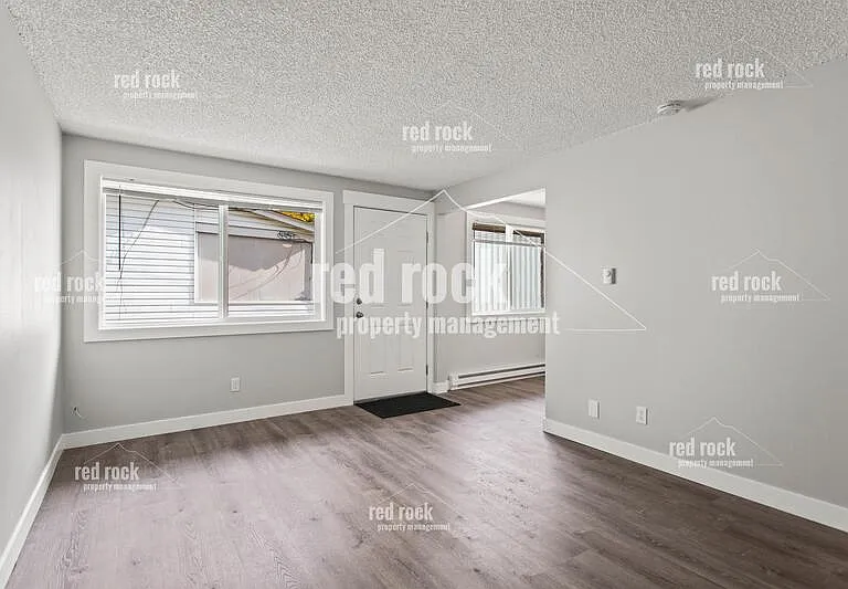 2424 E Diamond Ave #1 — Photo 7