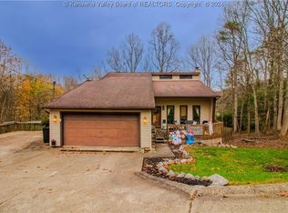 180 Elm St, Elkview, WV 25071