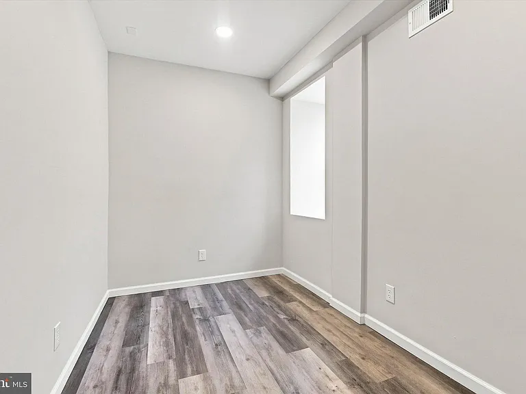 623 W Oxford St #1 — Photo 6