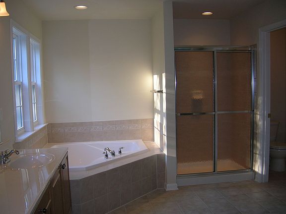 4th image of 101 Cacapon Ln