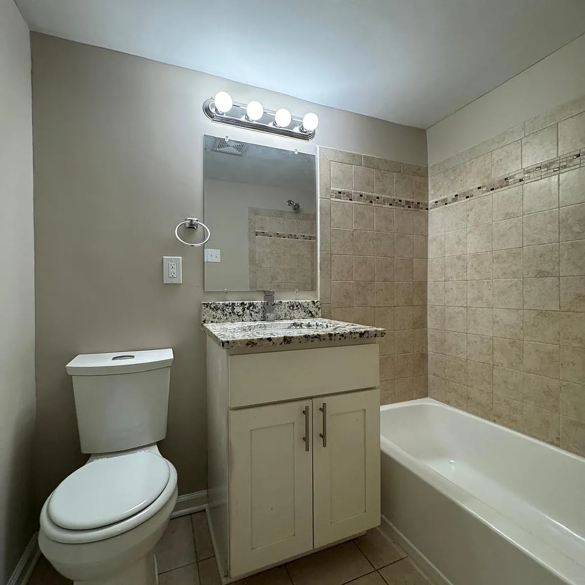Swann Hill Condo — Photo 3