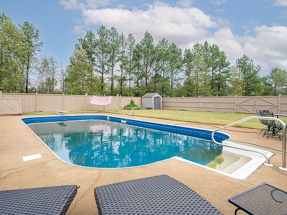 5th image of 52 Braden Cv