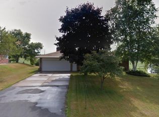 5560 Moonlight Dr, Waunakee, WI 53597