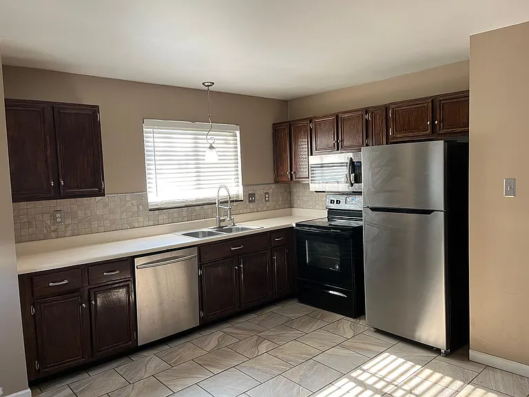 12 Shepherd Knoll Ct — Photo 6