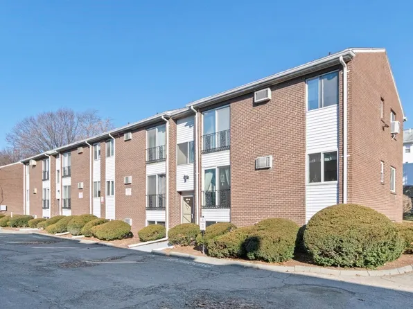 180 River St #C-4, Waltham, MA 02453