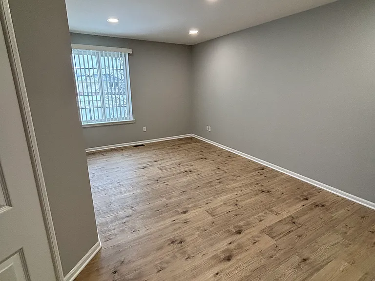29754 Beverly Ln — Photo 13