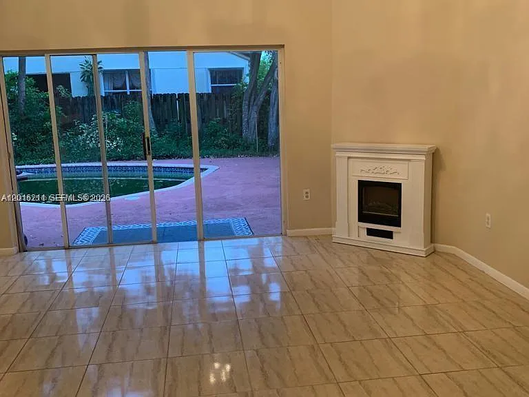 10340 SW 15th St — Photo 3