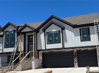 2026 SW Hook Farm Dr, Lees Summit, MO 64082