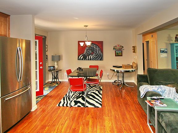 4th image of 4055 Tranquilla Ave