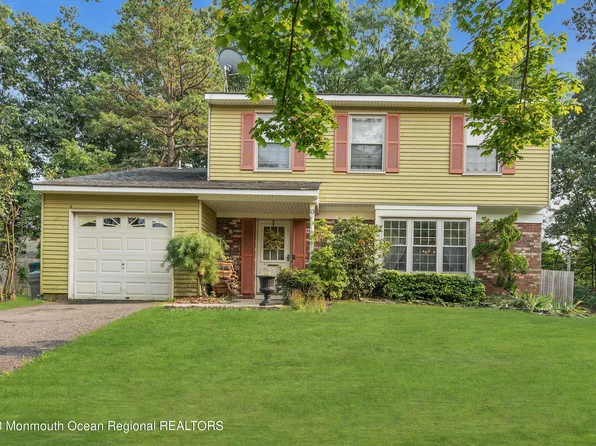13 Kettle Court, Howell, NJ 07731