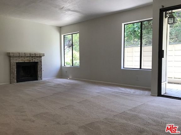 4th image of 10506 Sunland Blvd