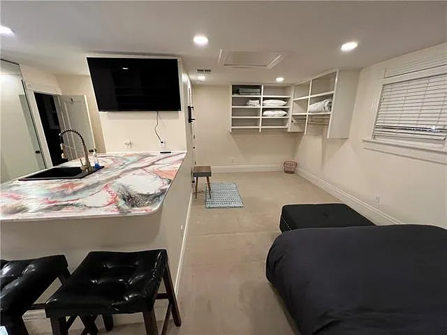 1 bed, 1.5 bath, 500 sqft, $1,350 — Photo 4