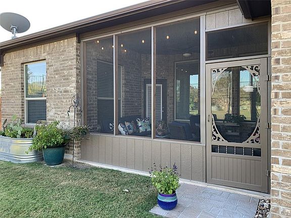 4th image of 949 Vista Gardens Dr