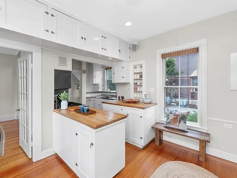 284 Lake Ave — Photo 14
