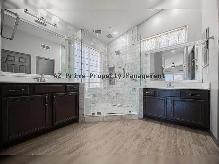 868 W Tremaine Ave — Photo 17