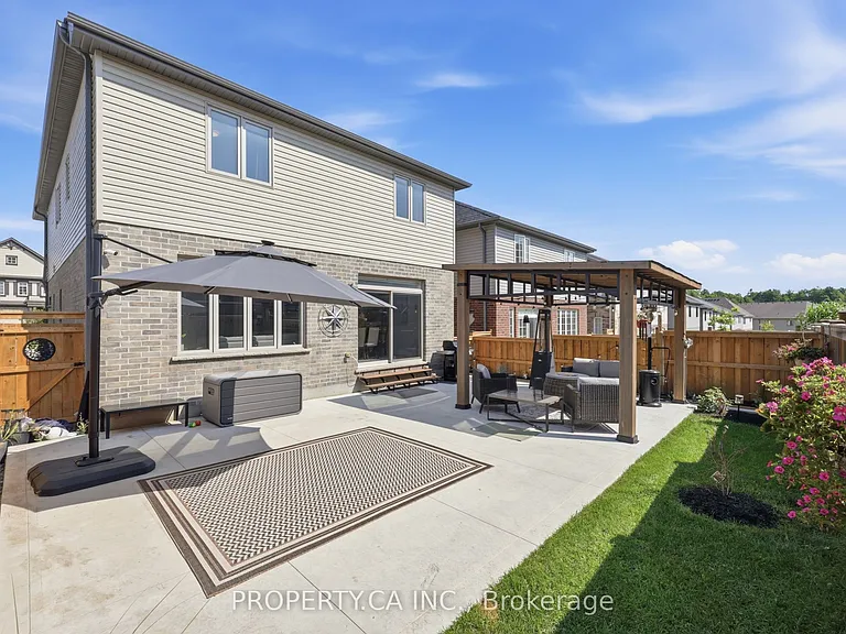 629 Wild Rye St W — Photo 41