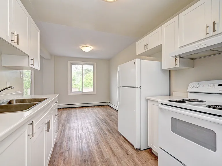 310 Clyde Rd — Photo 11