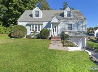 281 Orchard Dr, Mahwah, NJ 07430