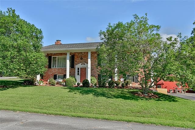 1st image of 202 E Wynnbrook Dr