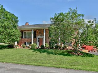 202 E Wynnbrook Dr, Hendersonville, NC 28792