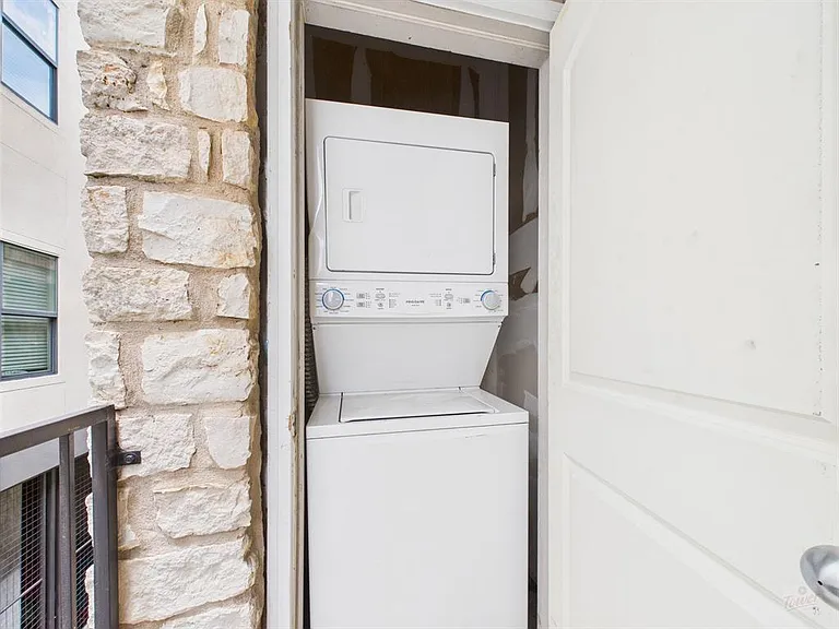 2604 Salado St #304 — Photo 12