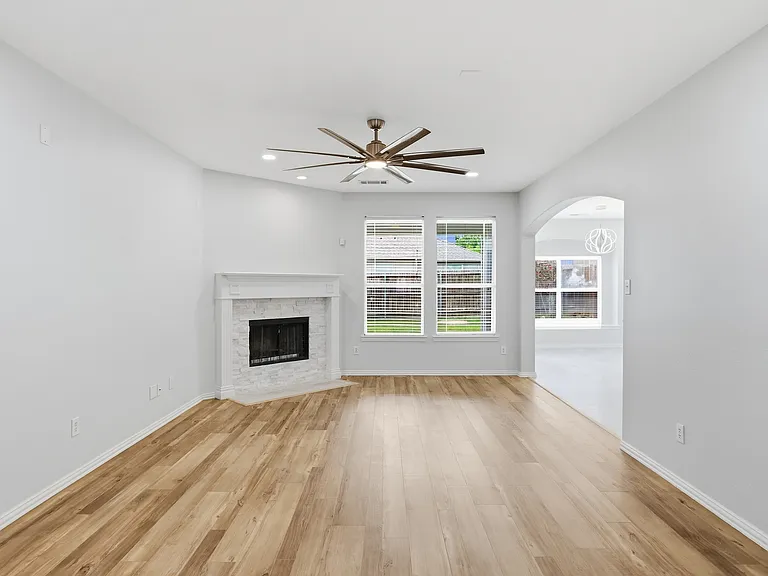 14710 Crystal Lake Dr — Photo 32