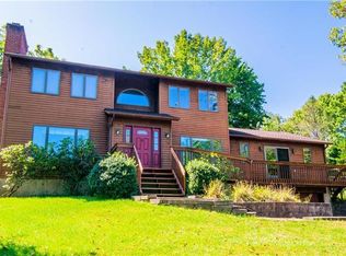 305 Crestmont Rd, Portland, PA 18351