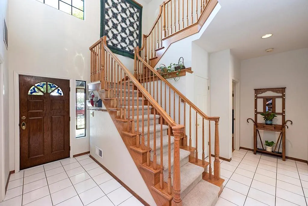 2240 Central Park Dr — Photo 2