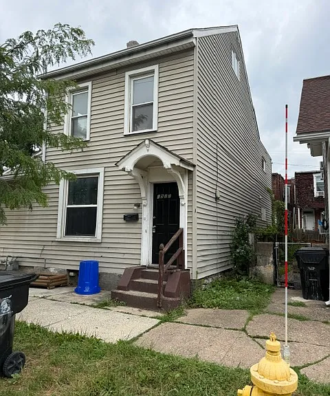 1522 Vernon St — Photo 1