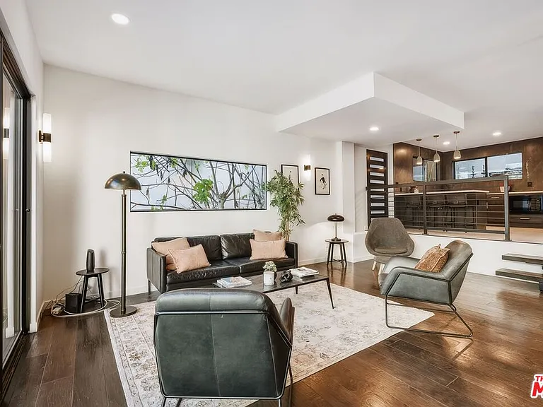 3601 Dixie Canyon Pl — Photo 4