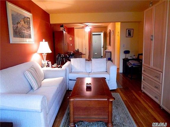 3rd image of 5 Birchwood Ct APT 4B