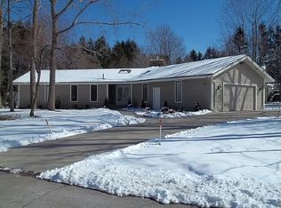 8050 Centre Ln, East Amherst, NY 14051
