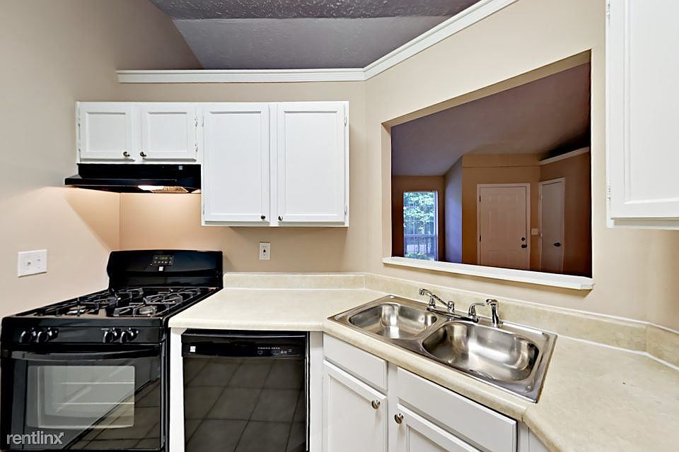 2033 Pine Cone Dr SW Atlanta GA