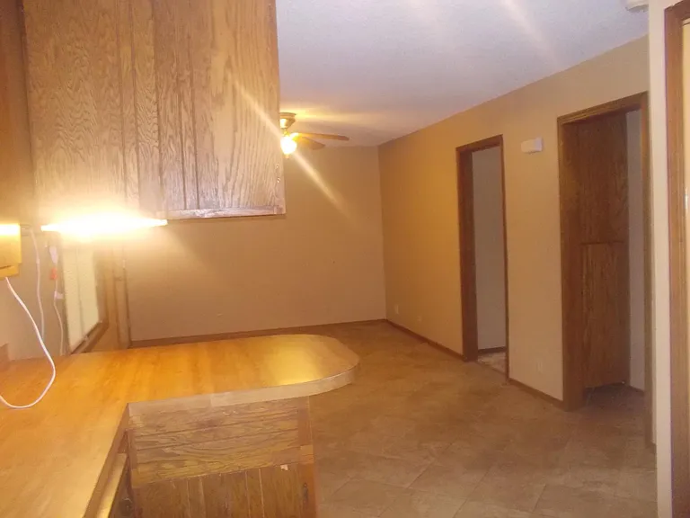 424 N Indiana St — Photo 4