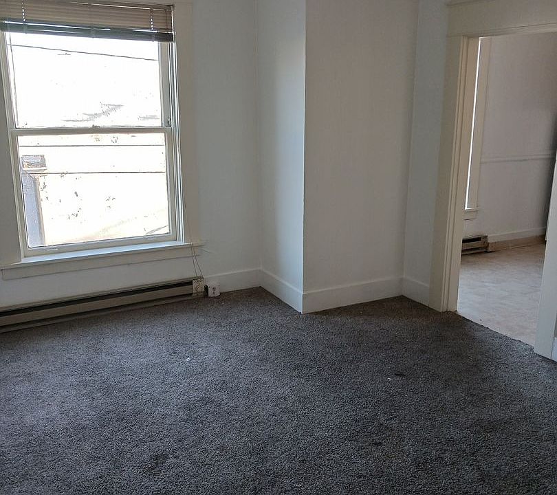 2nd image of 206 Chestnut St #204