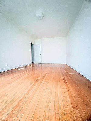 3rd image of 6864 Yellowstone Blvd #15