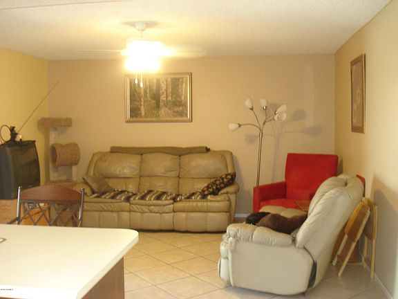 4th image of 3148 S Beverly Cir